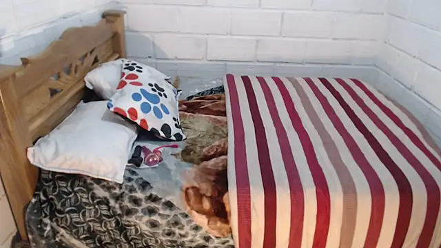 sexyjustin202 online show from 12-21-25, 10:28