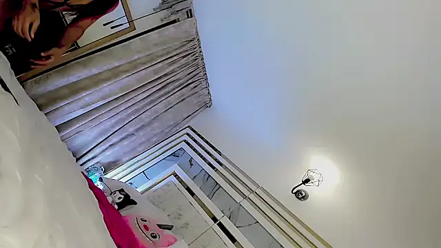 SarayOropeza online show from 02-28-26, 05:08