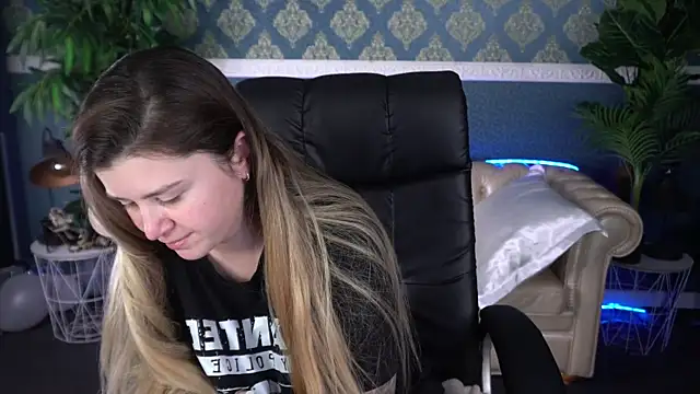 AmellyMilly online show from 03-22-26, 08:12