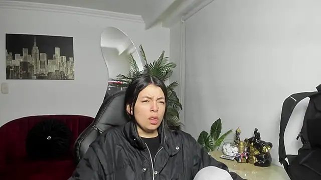 Snapshot of Meghan320 chatting on 10-13-25, 11:54 Meghan320 online show from 10-13-25, 11:54