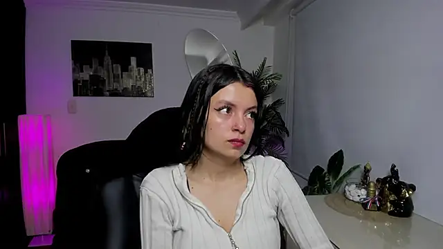 Snapshot of Meghan320 chatting on 10-14-25, 11:33 Meghan320 online show from 10-14-25, 11:33