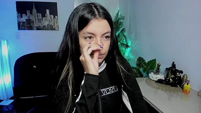 Snapshot of Meghan320 chatting on 10-30-25, 11:33 Meghan320 online show from 10-30-25, 11:33