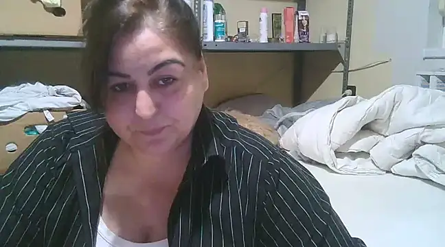 Snapshot of Mileva88 chatting on 01-06-25, 05:06 Mileva88 online show from 01-06-25, 05:06