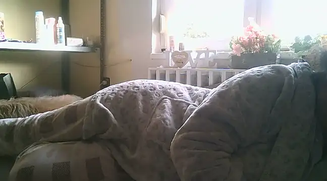 Snapshot of Mileva88 chatting on 01-28-25, 01:49 Mileva88 online show from 01-28-25, 01:49