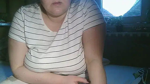 Snapshot of Mileva88 chatting on 03-03-25, 04:24 Mileva88 online show from 03-03-25, 04:24