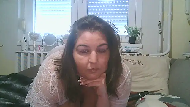 Snapshot of Mileva88 chatting on 10-13-25, 10:04 Mileva88 online show from 10-13-25, 10:04