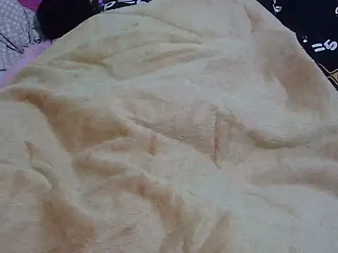 Snapshot of bellarincandy chatting on 09-10-25, 01:49 bellarincandy online show from 09-10-25, 01:49