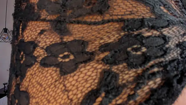 Stefhanyblow online show from 12-16-25, 05:34