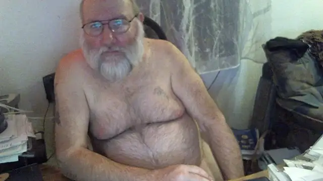 Snapshot of SexySantaC chatting on 12-17-24, 09:16 SexySantaC online show from 12-17-24, 09:16