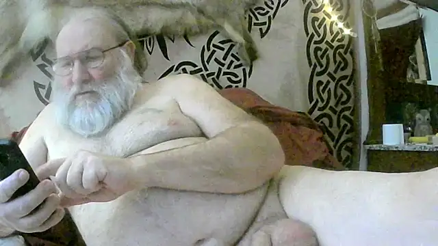 Snapshot of SexySantaC chatting on 01-03-25, 01:58 SexySantaC online show from 01-03-25, 01:58