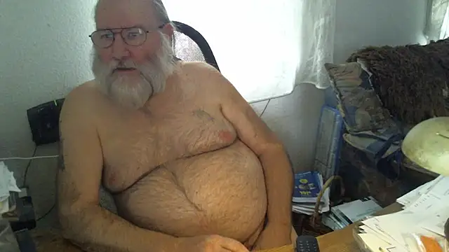 Snapshot of SexySantaC chatting on 01-06-25, 01:19 SexySantaC online show from 01-06-25, 01:19