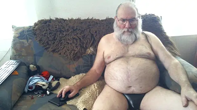 Snapshot of SexySantaC chatting on 02-02-25, 12:57 SexySantaC online show from 02-02-25, 12:57