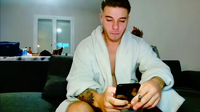 Elkafit28 online show from 12-18-24, 08:09