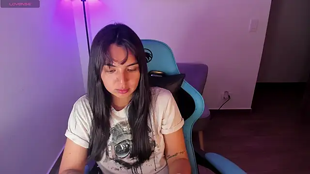 Miss Nicole online show from 05-15-26, 01:56