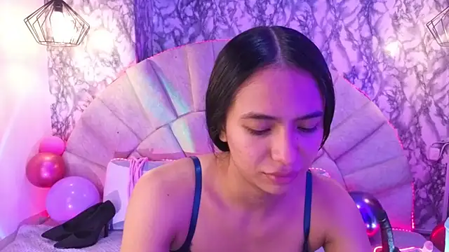 Snapshot of _emma_miller_ chatting on 05-09-26, 11:48 emma miller online show from 05-09-26, 11:48