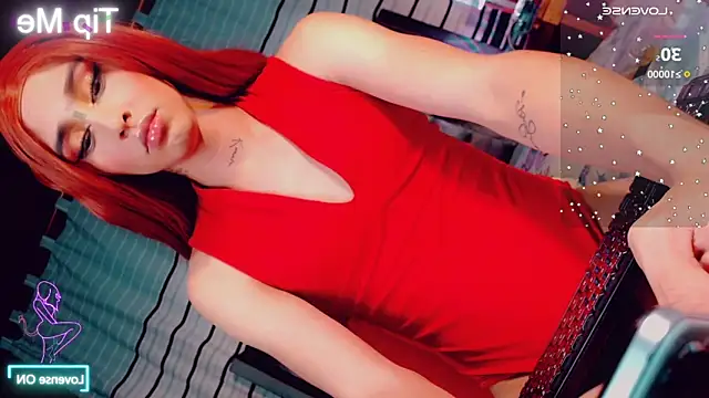 Snapshot of CharlotteBigCock chatting on 02-25-25, 07:14 CharlotteBigCock online show from 02-25-25, 07:14