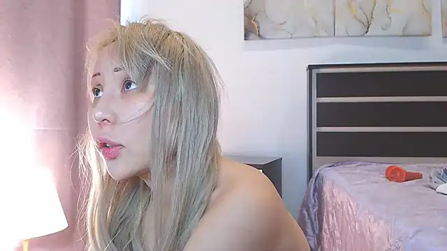 Yulianna Smith online show from 12-28-24, 05:44