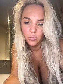 Bustyblondebabe32 online show from 10-04-25, 09:29
