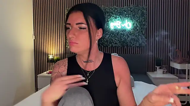 LizaRoxx online show from 11-18-25, 08:13