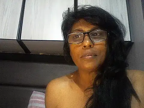 MsAttitude online show from 10-27-25, 06:28