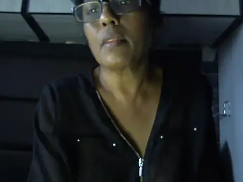 Snapshot of MsAttitude chatting on 04-05-26, 09:17 MsAttitude online show from 04-05-26, 09:17