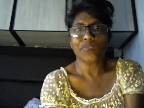 Snapshot of MsAttitude chatting on 04-14-26, 08:09 MsAttitude online show from 04-14-26, 08:09