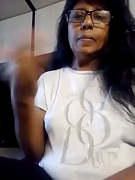 Snapshot of MsAttitude chatting on 05-06-26, 07:24 MsAttitude online show from 05-06-26, 07:24