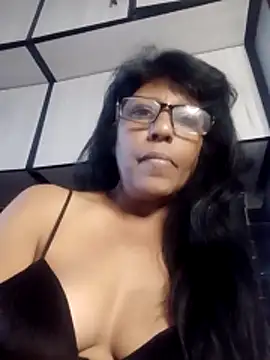 Snapshot of MsAttitude chatting on 05-14-26, 07:15 MsAttitude online show from 05-14-26, 07:15