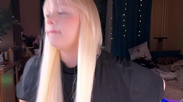 LisaLaas online show from 05-15-26, 08:38