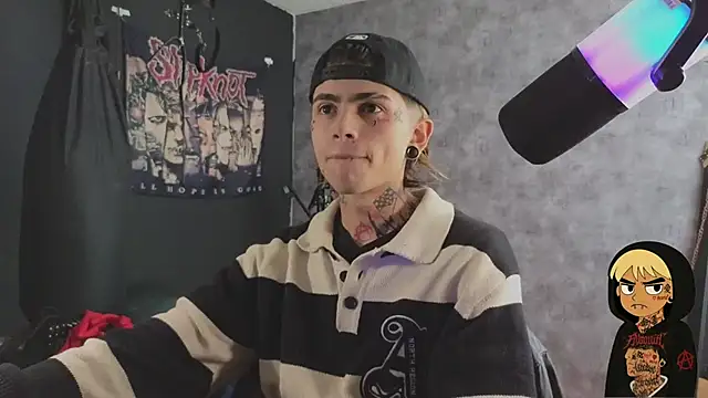 Snapshot of AcidMilo chatting on 10-15-25, 05:46 AcidMilo online show from 10-15-25, 05:46