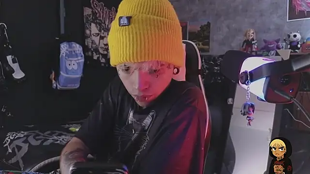 Snapshot of AcidMilo chatting on 02-13-26, 04:25 AcidMilo online show from 02-13-26, 04:25