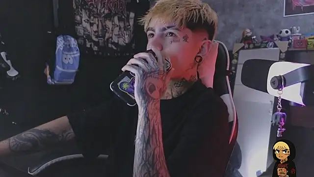 Snapshot of AcidMilo chatting on 02-21-26, 04:19 AcidMilo online show from 02-21-26, 04:19