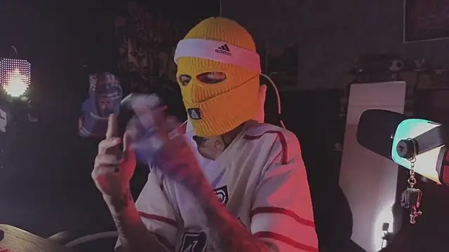 Snapshot of AcidMilo chatting on 03-10-26, 10:59 AcidMilo online show from 03-10-26, 10:59