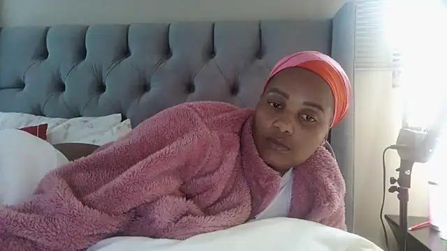 Snapshot of Charlie-Crawford chatting on 04-22-26, 02:29 Charlie-Crawford online show from 04-22-26, 02:29