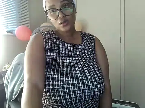 Snapshot of Charlie-Crawford chatting on 04-29-26, 03:27 Charlie-Crawford online show from 04-29-26, 03:27