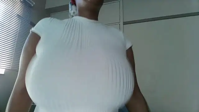 Snapshot of Charlie-Crawford chatting on 05-10-26, 08:08 Charlie-Crawford online show from 05-10-26, 08:08