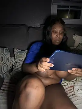 Snapshot of 1Topgyal chatting on 02-07-25, 04:27 1Topgyal online show from 02-07-25, 04:27