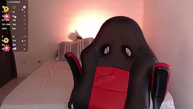 Snapshot of amyharlow_1 chatting on 12-20-24, 03:10 amyharlow 1 online show from 12-20-24, 03:10