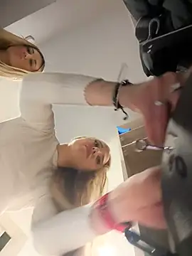 Snapshot of pinkstar_ chatting on 02-05-25, 04:59 pinkstar online show from 02-05-25, 04:59