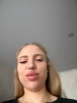 Snapshot of pinkstar_ chatting on 02-22-25, 05:55 pinkstar online show from 02-22-25, 05:55