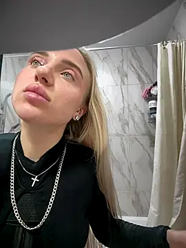 Snapshot of pinkstar_ chatting on 10-08-25, 05:32 pinkstar online show from 10-08-25, 05:32