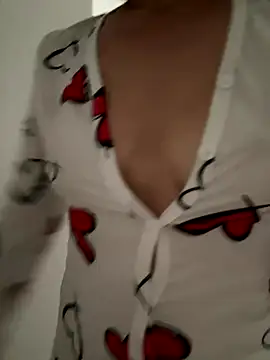 Snapshot of fuckable_milf chatting on 10-07-25, 07:27 fuckable milf online show from 10-07-25, 07:27