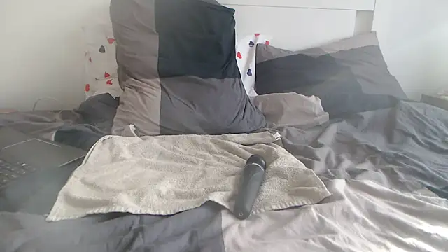 Snapshot of fuckable_milf chatting on 10-21-25, 07:09 fuckable milf online show from 10-21-25, 07:09