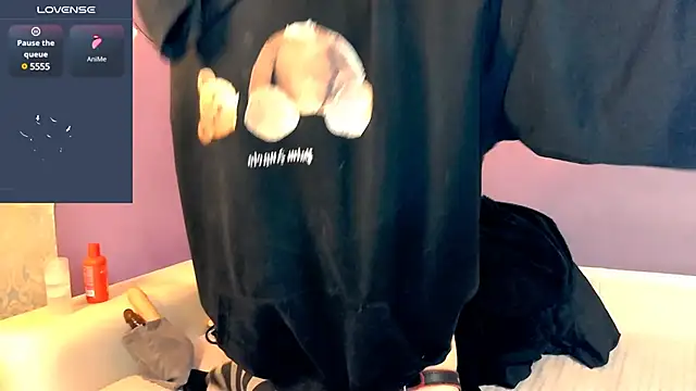 Littlepinkcat online show from 02-01-25, 07:13