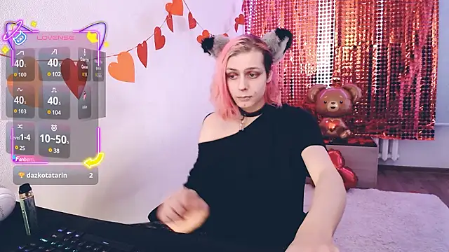 Snapshot of Littlepinkcat chatting on 02-22-26, 07:40 Littlepinkcat online show from 02-22-26, 07:40