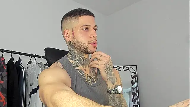  jamesleandros1 online show from 10-28-25, 08:55