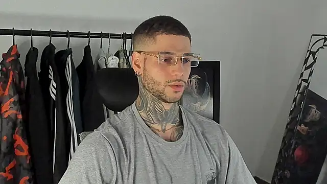  jamesleandros1 online show from 12-16-25, 09:09