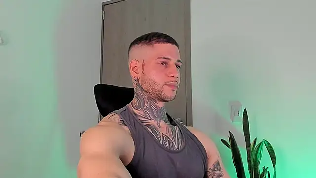  jamesleandros1 online show from 02-04-26, 04:07