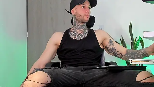 Snapshot of _jamesleandros1 chatting on 02-15-26, 06:26 jamesleandros1 online show from 02-15-26, 06:26