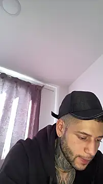 Snapshot of _jamesleandros1 chatting on 03-22-26, 01:36 jamesleandros1 online show from 03-22-26, 01:36